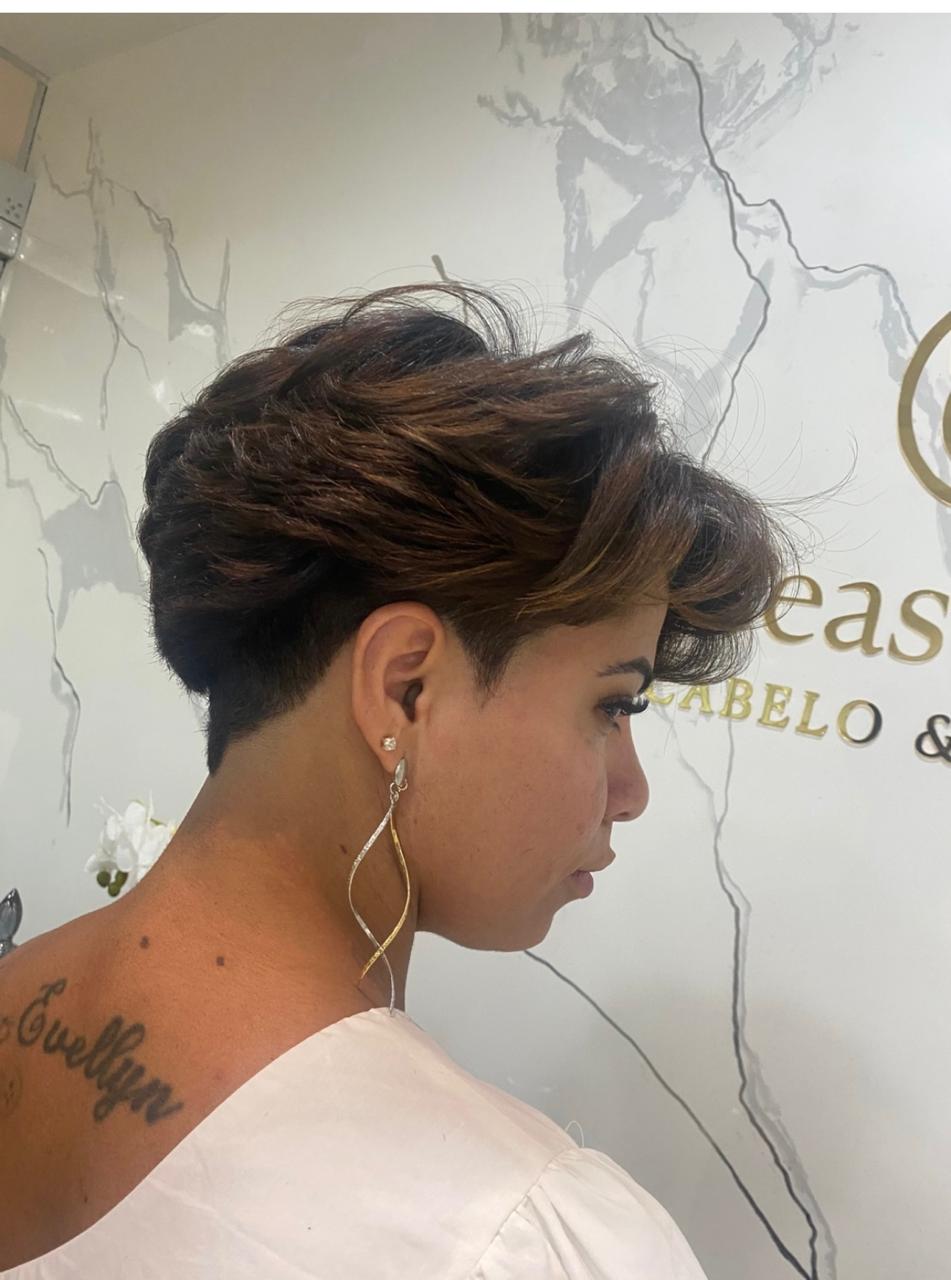Cabelo Curto Feminino
